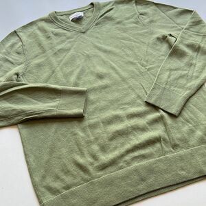 Artefact Merino Wool V-Neck Sweater Tagged M Fits Small